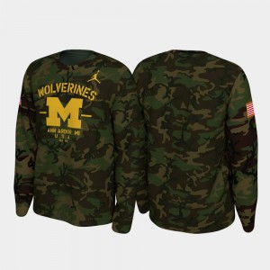 Michigan Wolverines Legend Long Sleeve 2019 Veterans Day Men's T-Shirt - Camo