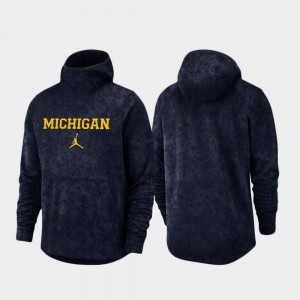 Michigan Wolverines For Men's Basketball Team Logo Pullover Spotlight Hoodie - Navy