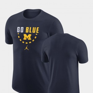 Michigan Wolverines Mens Basketball Team T-Shirt - Navy
